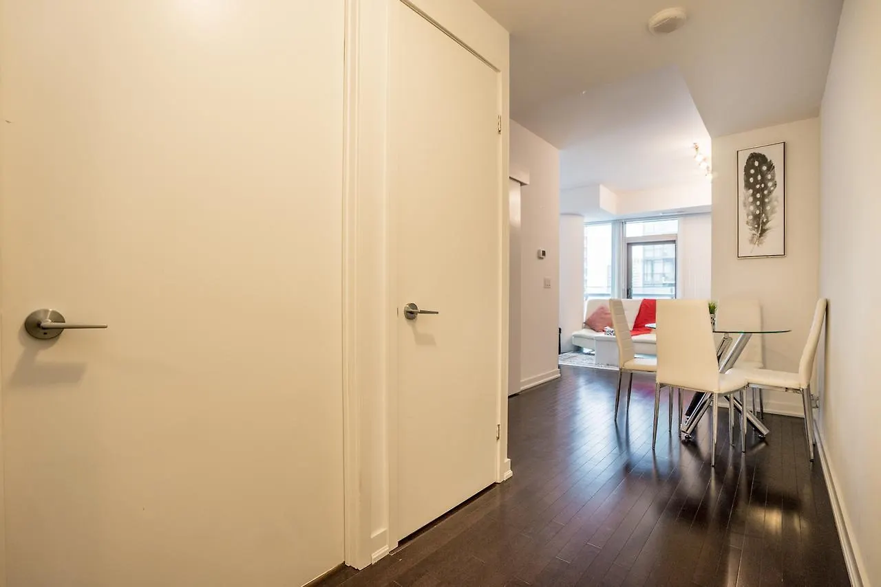 Aaira Suites York St Toronto 0*,  Kanada