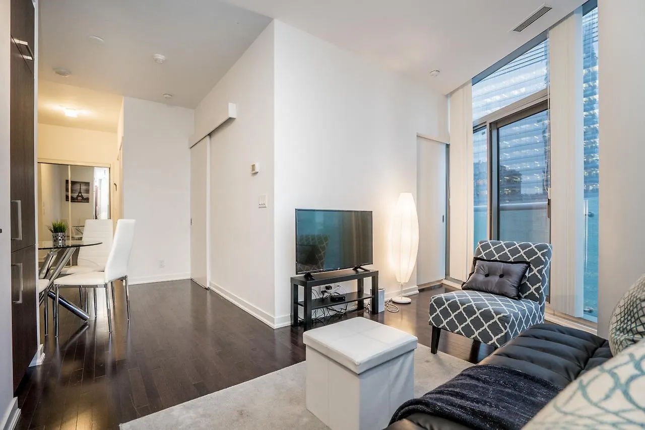 Aaira Suites York St Toronto Kanada